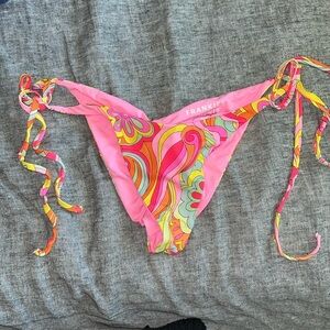 Frankie’s bikinis hailee steinfeld peace scrunch bottom bikini sz medium M